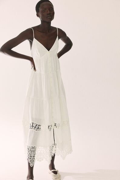 Gaun Berstrapping dengan Detail Renda